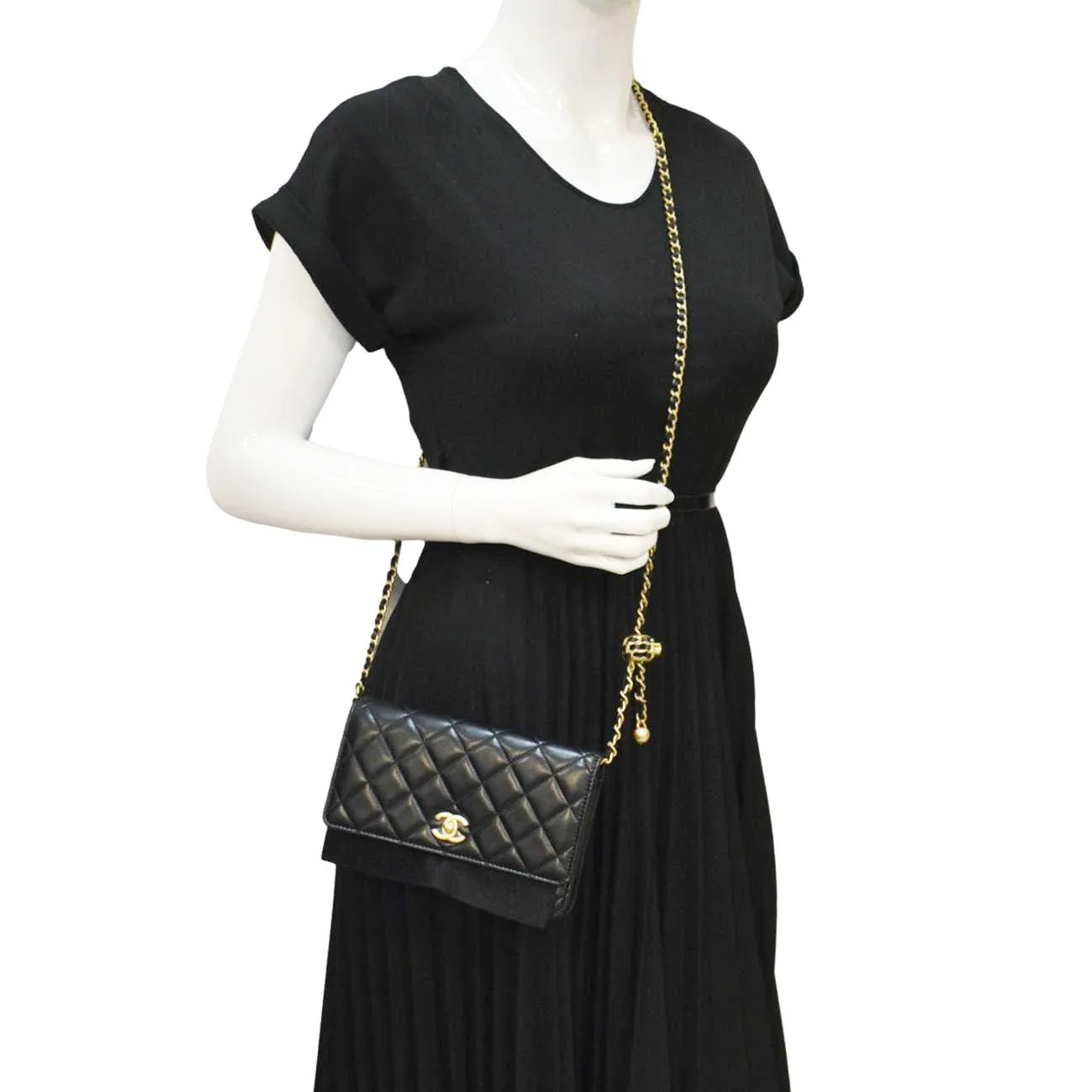 CHANEL CC Pearl Crush WOC Lambskin Quilted Leather Crossbody Bag Black