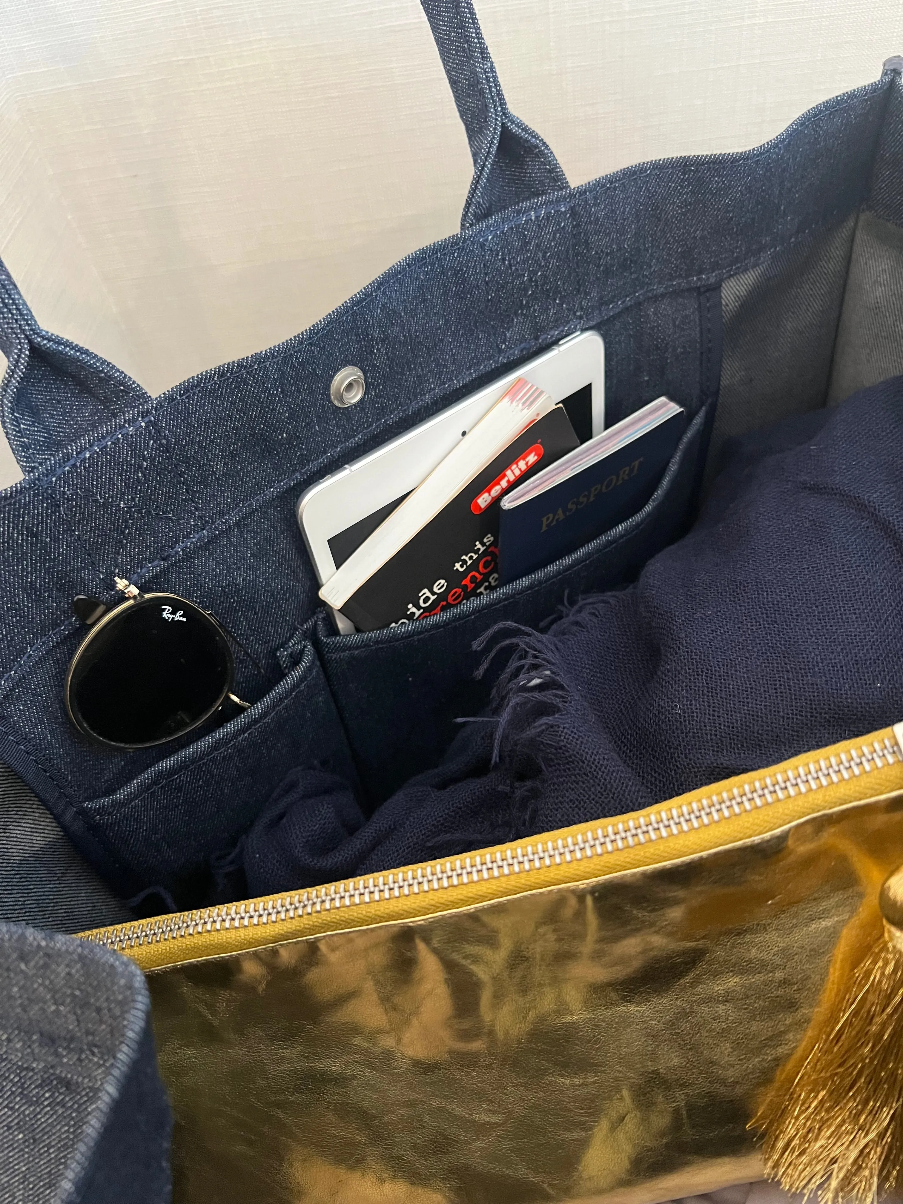 East-West Bag Denim Silver AMOUR