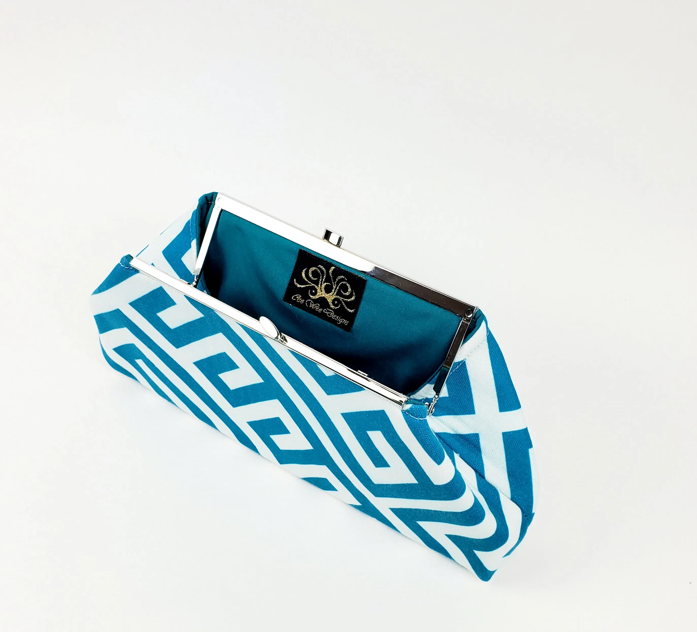 Jazz Clasp- Blue & White Geometric Clutch