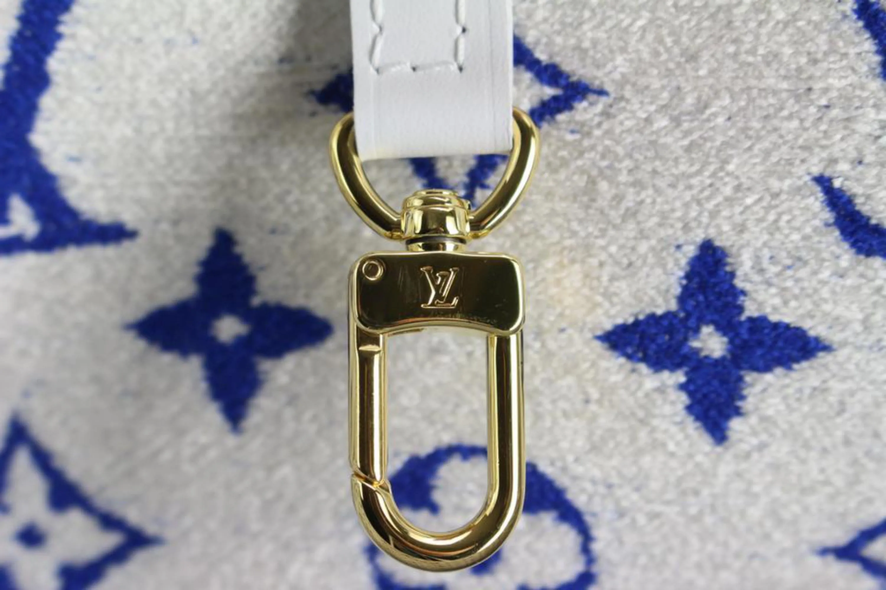 Louis Vuitton Blue Monogram Velvet Match Neverfull MM Tote with Pouch 24lv517s