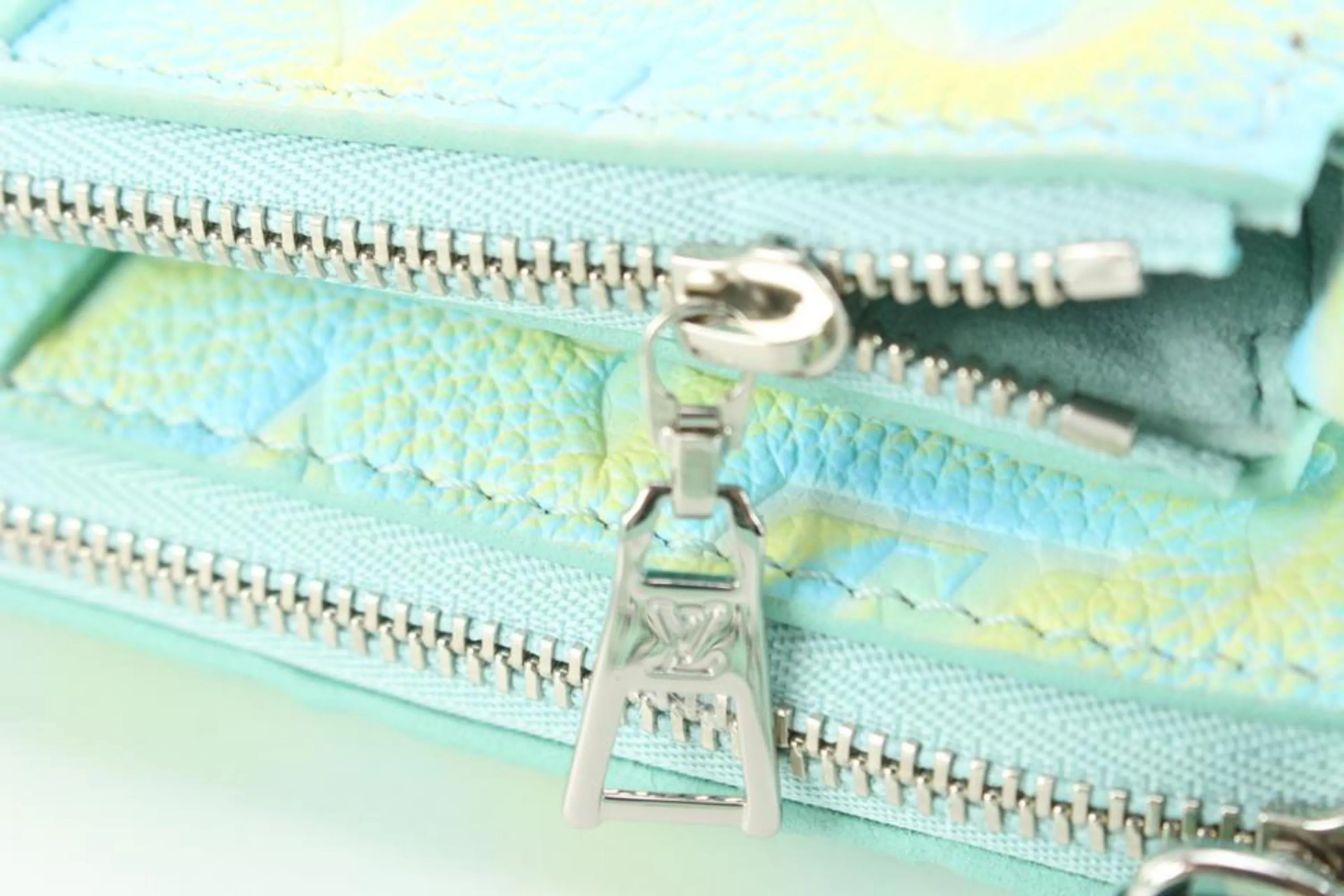 Louis Vuitton Monogram Empreinte Summer Stardust Multi Pochette Accessories 80lu85s