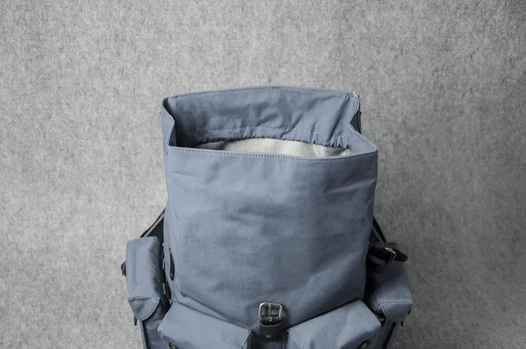 TRAVEL BACKPACK PLUS - grey