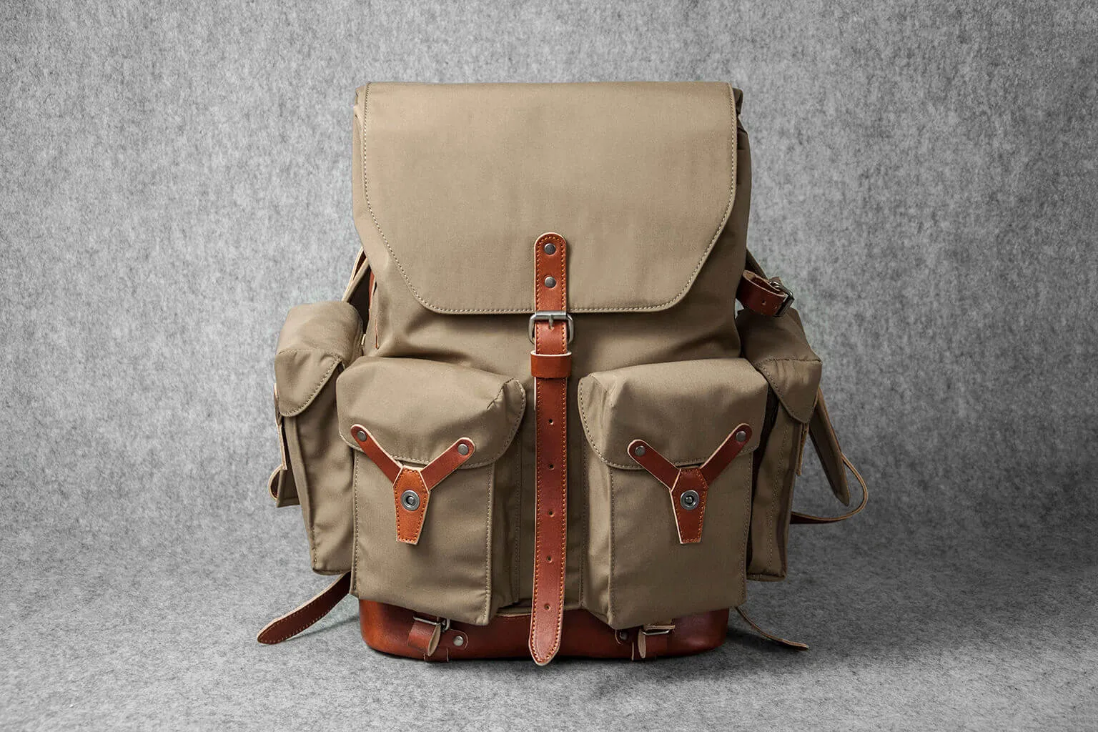 TRAVEL BACKPACK PLUS - khaki